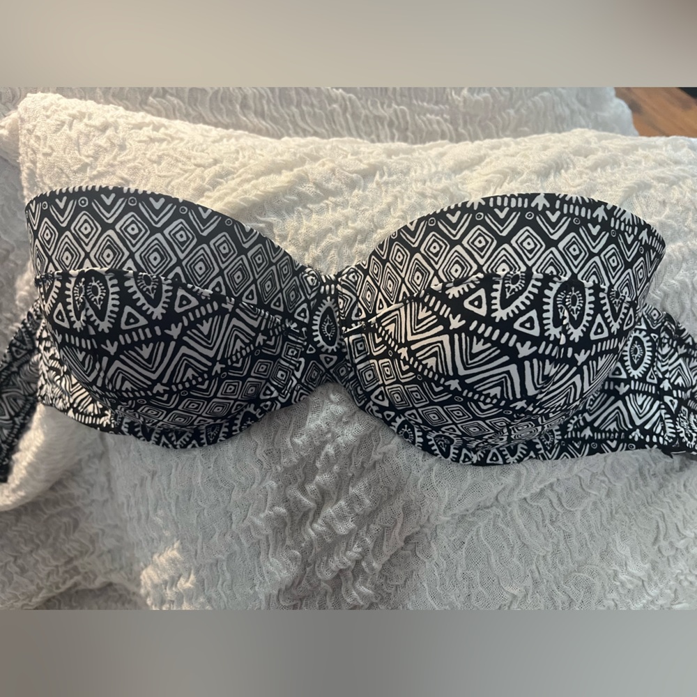 Old navy women’s swim top